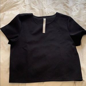 Lululemon black cropped workout top